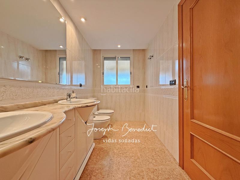 Foto 029fd1f8-0f63-42ce-bfb7-dadd498793e6. Reihenhaus mit heizung parking pool in Can Bou Castelldefels