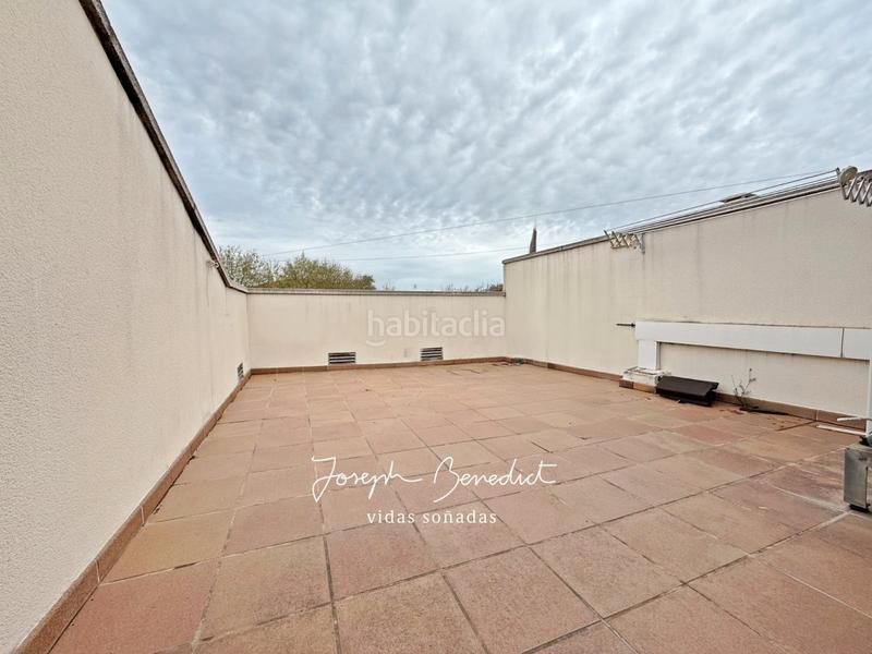 Foto 189ef1f0-7fb2-4f49-aeed-746c9f576995. Reihenhaus mit heizung parking pool in Can Bou Castelldefels