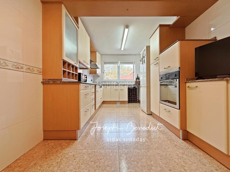 Foto 7f549ec3-84b0-4a9f-b678-eca49be750e7. Reihenhaus mit heizung parking pool in Can Bou Castelldefels