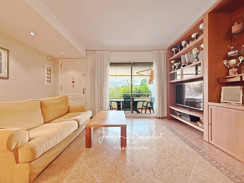 Foto d4d731dd-1427-4d96-8030-a6e7bf37affb. Reihenhaus mit heizung parking pool in Can Bou Castelldefels