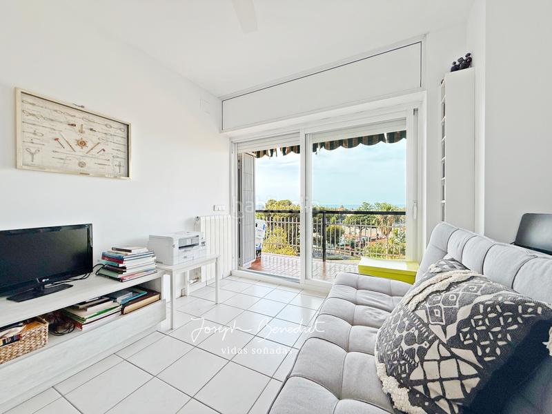 Foto 4d1eb359-d3ac-4829-8235-915f2ebc9cd7. Dúplex jardí de llaquet en Bellamar Castelldefels