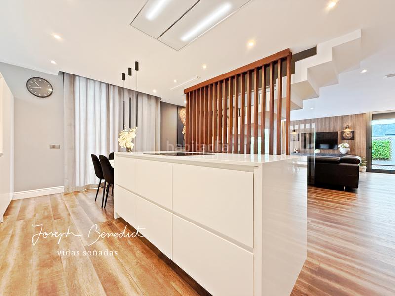 Foto 1b89e175-07b8-4d0e-b2b1-827de1e5e180. Casa elegancia de rachelle en Montmar Castelldefels