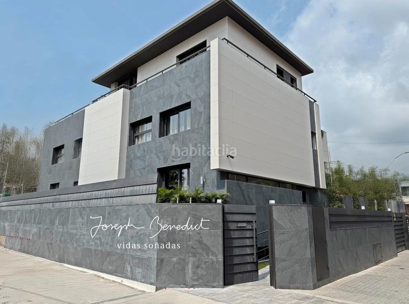 Foto 8a16a52d-48cd-4f54-8958-f24e356441e6. Casa elegancia de rachelle en Montmar Castelldefels