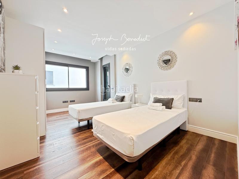 Foto df14acea-a952-4f74-82f0-a770cc0b7a3f. Casa elegancia de rachelle en Montmar Castelldefels