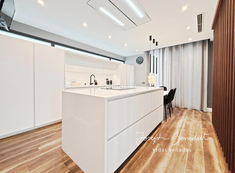 Foto ffe318bd-ce46-4165-b4c6-7505cbf62fd9. Casa elegancia de rachelle en Montmar Castelldefels