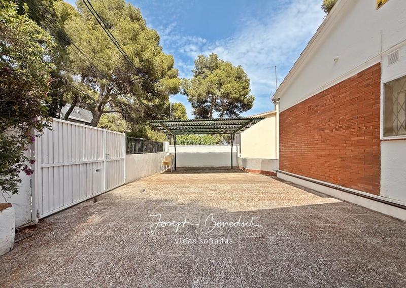 Foto 47a5517e-a120-4da9-be56-6336aaab2d59. Maison avec chauffage parking piscine dans Montmar Castelldefels