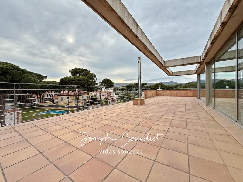 Foto 05acc143-780d-4f8a-9ee4-1ba7e5989440. Casa con riscaldamento parcheggio piscina in La Pineda Castelldefels