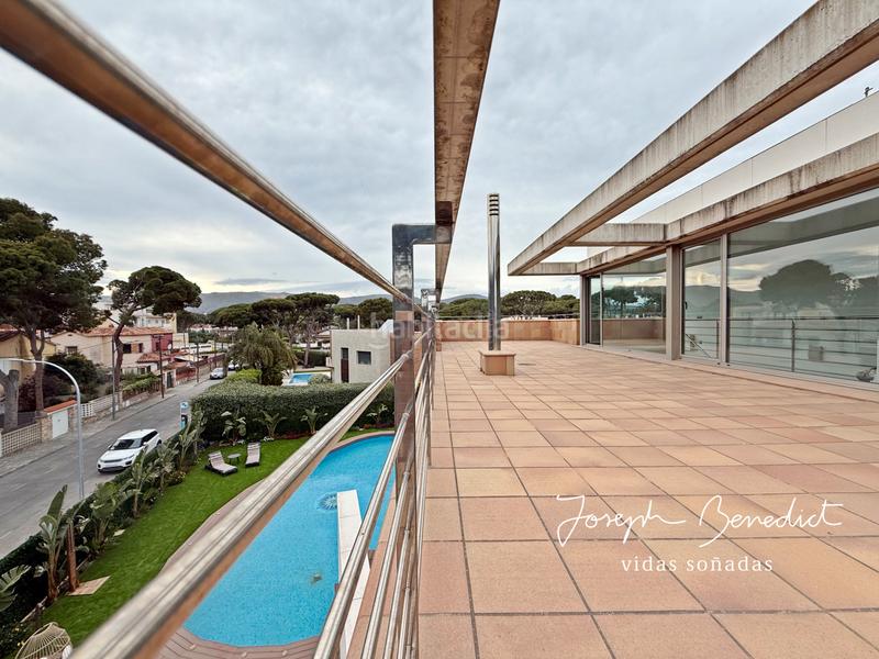 Foto 1c7f3f92-52e8-4ce5-8c15-35e5d378b557. Casa con riscaldamento parcheggio piscina in La Pineda Castelldefels