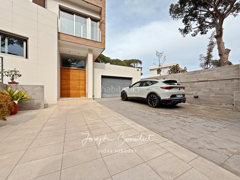 Foto 4035d045-8c05-477d-a9f4-d145d2529ab9. Casa con riscaldamento parcheggio piscina in La Pineda Castelldefels