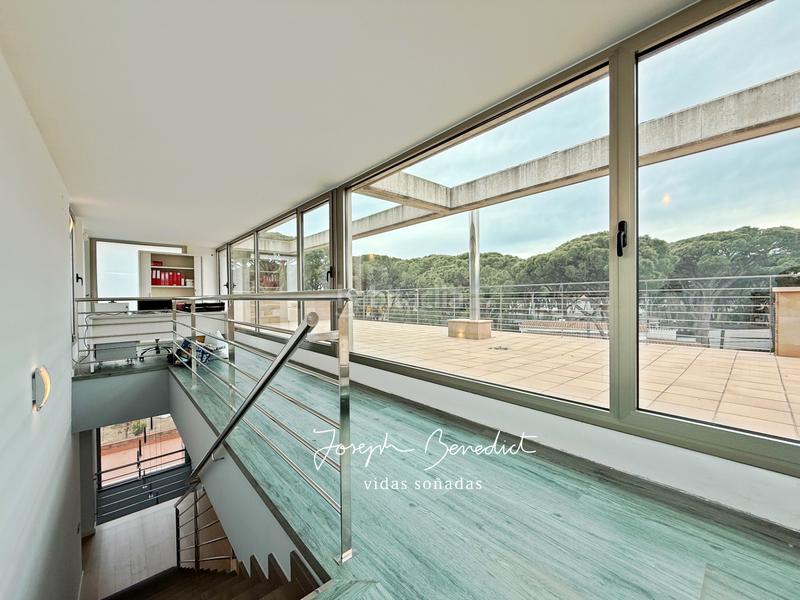 Foto 57320a32-8e5c-454e-b1e3-3a40febf96b3. Casa con riscaldamento parcheggio piscina in La Pineda Castelldefels