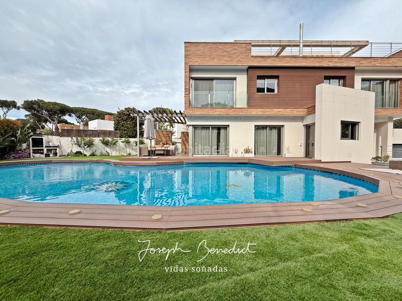 Foto 7e306f8b-d5d5-4478-bdb8-b9c9d24c94a1. Casa con riscaldamento parcheggio piscina in La Pineda Castelldefels