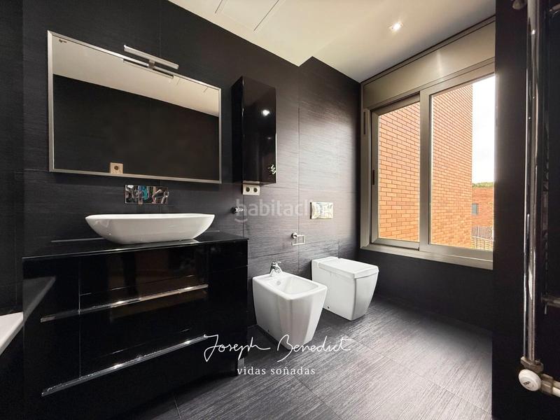 Foto ad4c8a29-a104-402d-939c-a3fc2b367eb7. Casa con riscaldamento parcheggio piscina in La Pineda Castelldefels