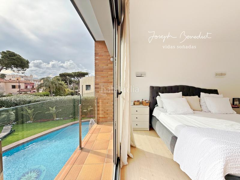 Foto def855fb-d96b-4fa9-b2e9-be2507f7dbe4. Casa con riscaldamento parcheggio piscina in La Pineda Castelldefels
