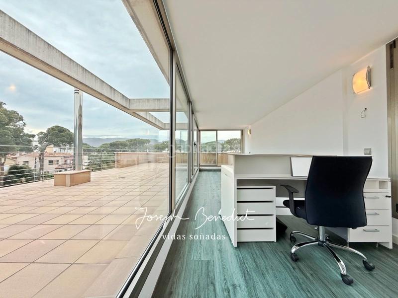 Foto f315122d-8961-442d-8aa7-56c3a117504b. Casa con riscaldamento parcheggio piscina in La Pineda Castelldefels
