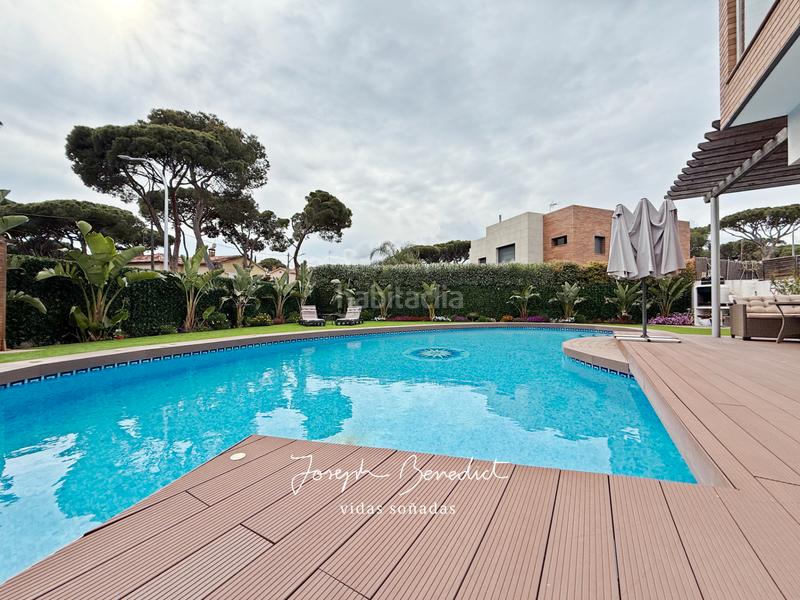 Foto fe5a2ae3-d8fd-4718-bd94-52710352e873. Casa con riscaldamento parcheggio piscina in La Pineda Castelldefels