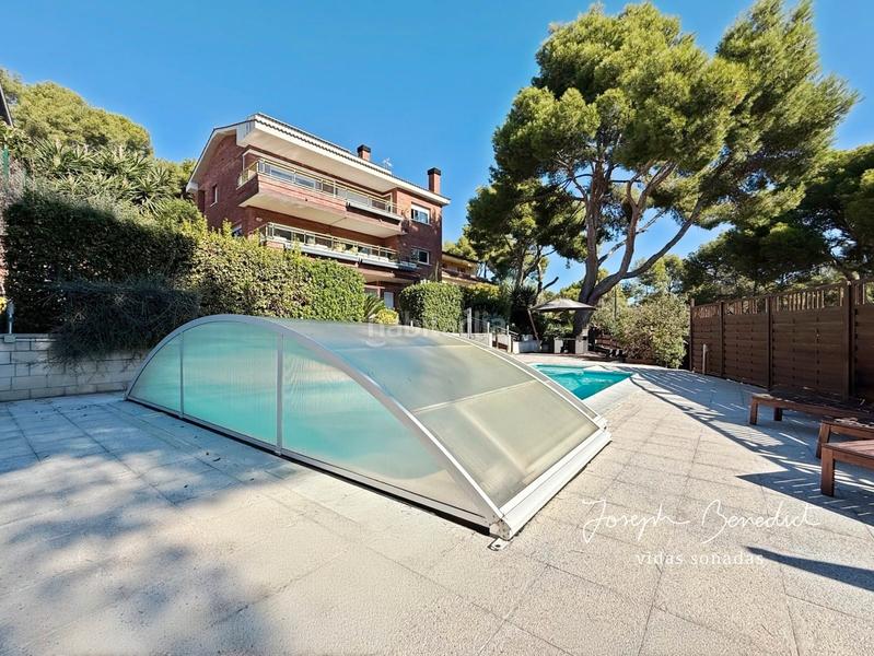 Foto 16f8c464-97f9-42c9-9949-22a1932ecaf0. Maison avec chauffage parking piscine dans Can Roca Castelldefels