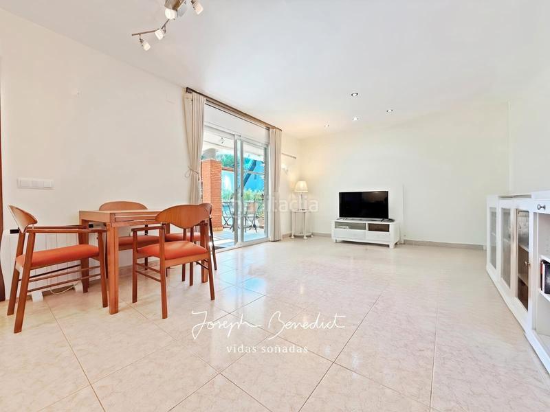 Foto 1bda1180-90e2-4ad4-b5bf-1473a0a60638. Maison avec chauffage parking piscine dans Can Roca Castelldefels