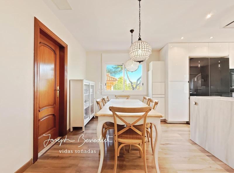 Foto 70966620-3168-477b-a2f8-914639a425f4. Maison avec chauffage parking piscine dans Can Roca Castelldefels