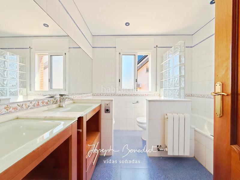 Foto cc15b624-2069-41b0-ba66-c1891e980e52. Maison avec chauffage parking piscine dans Can Roca Castelldefels