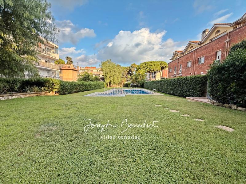 Foto 14591324-d2cf-4fb2-b74b-f932ce745e2b. Rent penthouse with heating parking pool in La Pineda Castelldefels