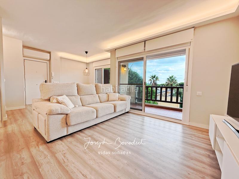 Foto 92e0ec9a-6eed-422d-910b-e2e5bb5537cf. Rent penthouse with heating parking pool in La Pineda Castelldefels