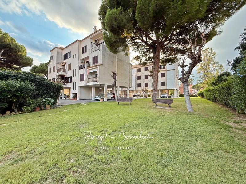 Foto 962b8dc2-aee7-430d-8fd7-d47af238cb1a. Rent penthouse with heating parking pool in La Pineda Castelldefels