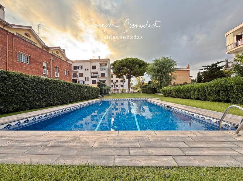 Foto b1c0542f-b538-4885-84dc-6416ce2e5453. Rent penthouse with heating parking pool in La Pineda Castelldefels