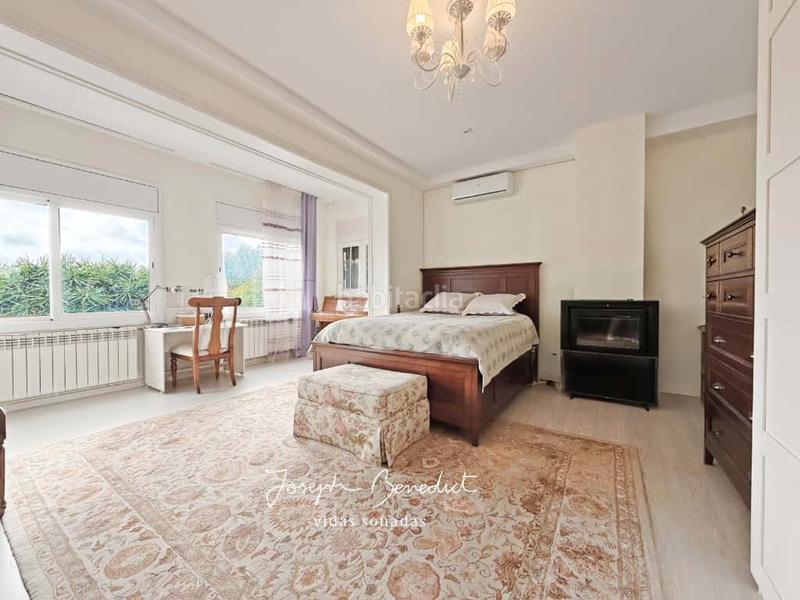 Foto 253e7afb-4a5d-4e29-aa8e-5edaedc57a8d. House with fireplace heating parking pool in Montmar Castelldefels