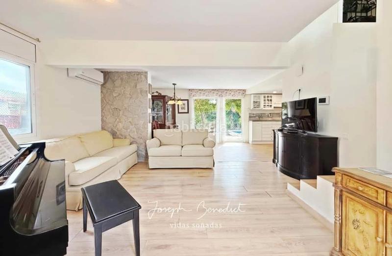 Foto 8d80aad3-9265-456e-8e9e-6b34975814d3. House with fireplace heating parking pool in Montmar Castelldefels