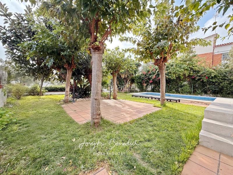 Foto a174c6cb-0372-4908-abc3-50eb36b617b1. House with fireplace heating parking pool in Montmar Castelldefels