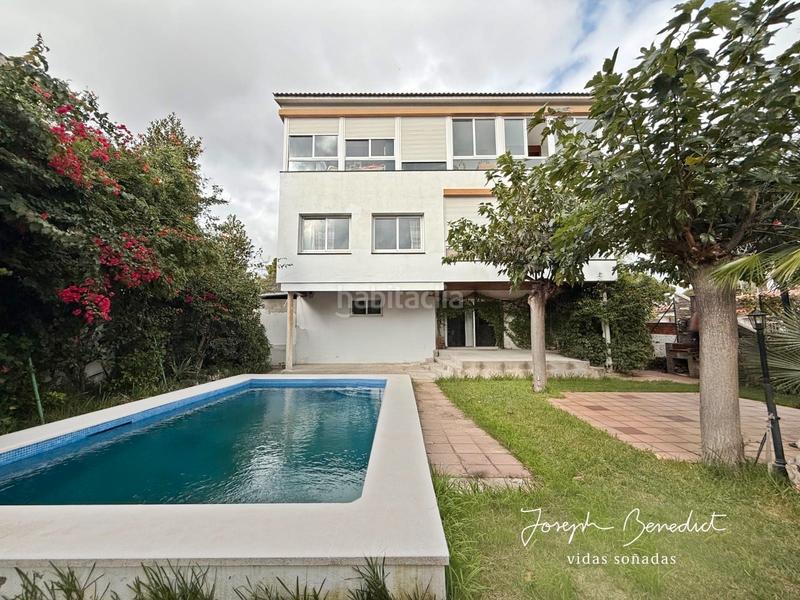 Foto fdd3f7e1-6681-4793-b75f-9a516f513816. House with fireplace heating parking pool in Montmar Castelldefels