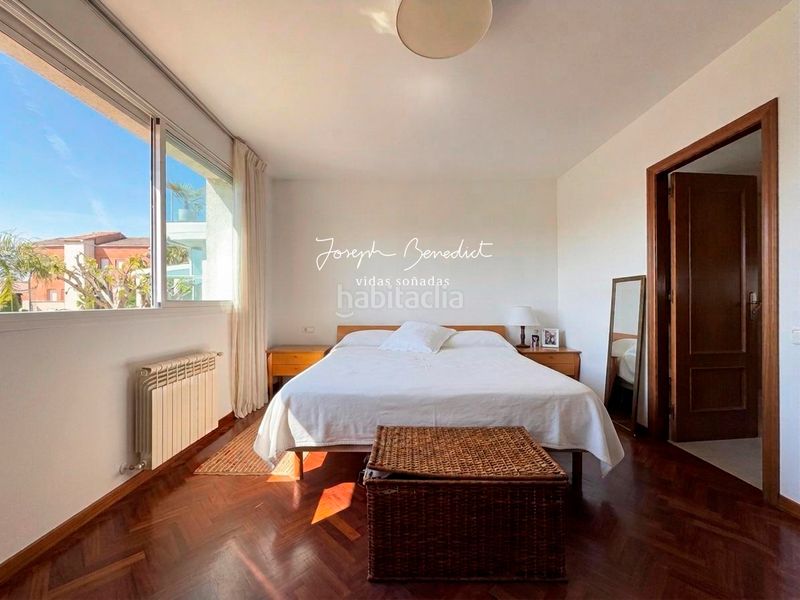 Foto d40f2601-5776-43ef-b348-6dac0ef3cdc7. Casa amb calefacció aparcament a Baixador Castelldefels