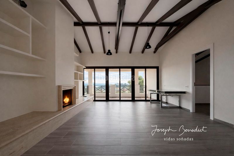 Foto 1fbd21cf-f453-4f0b-a3ca-ce997e0ff356. Casa amb xemeneia calefacció aparcament piscina a Castelldefels