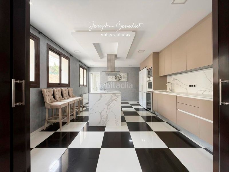 Foto 245741da-0341-4980-a33c-191366e060d8. Casa amb xemeneia calefacció aparcament piscina a Castelldefels