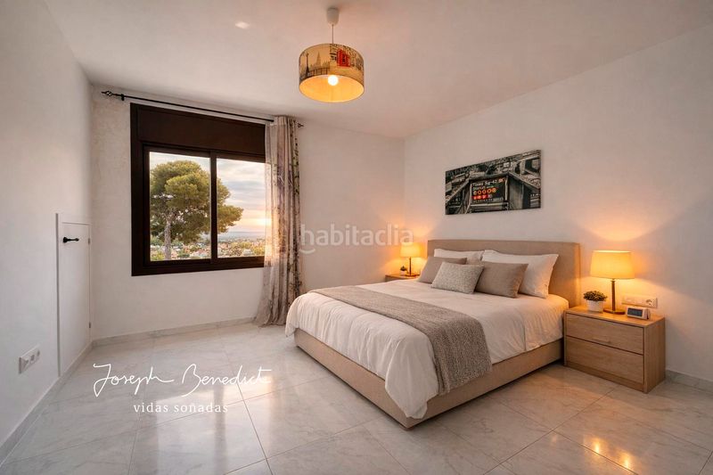 Foto 326218d4-adc0-46c4-93c0-f2f92f4c112d. Casa amb xemeneia calefacció aparcament piscina a Castelldefels