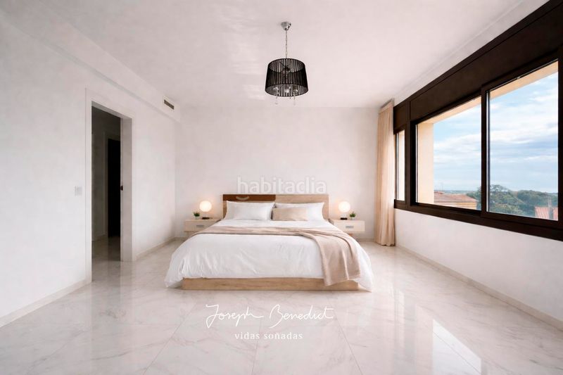 Foto 58f794b0-2401-4246-9804-798b8520f17f. Casa amb xemeneia calefacció aparcament piscina a Castelldefels