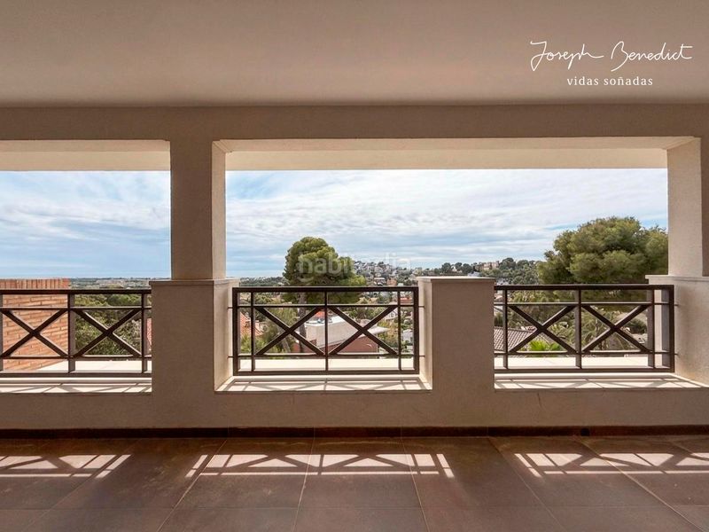 Foto 5d43d1c6-be48-4d4b-9032-038be5febc1e. Casa amb xemeneia calefacció aparcament piscina a Castelldefels