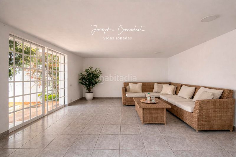 Foto 69be1ca5-2eab-4948-b342-5f9a93c93806. Casa amb xemeneia calefacció aparcament piscina a Castelldefels