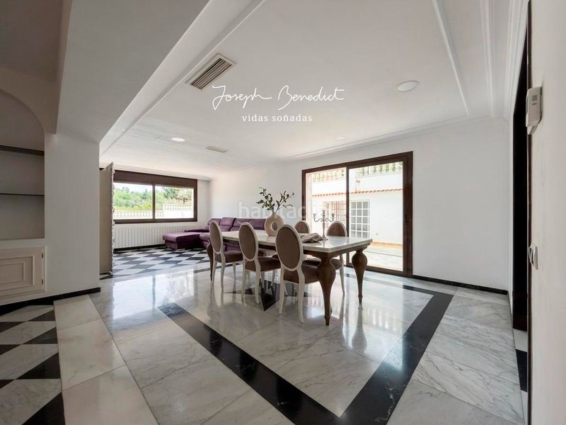 Foto 6d3fb3e2-9615-4ea3-b938-cabc34274ae1. Casa amb xemeneia calefacció aparcament piscina a Castelldefels