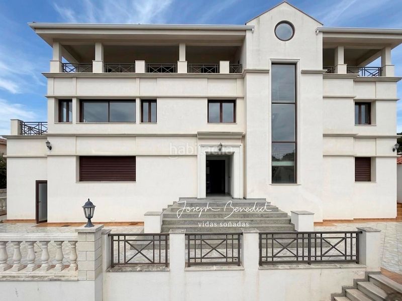 Foto 72d3d914-5275-4813-8faf-f47911b26ffe. Casa amb xemeneia calefacció aparcament piscina a Castelldefels