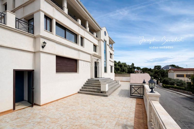 Foto 8aa2c6fc-f1df-481c-abfa-afd505f6257a. Casa amb xemeneia calefacció aparcament piscina a Castelldefels