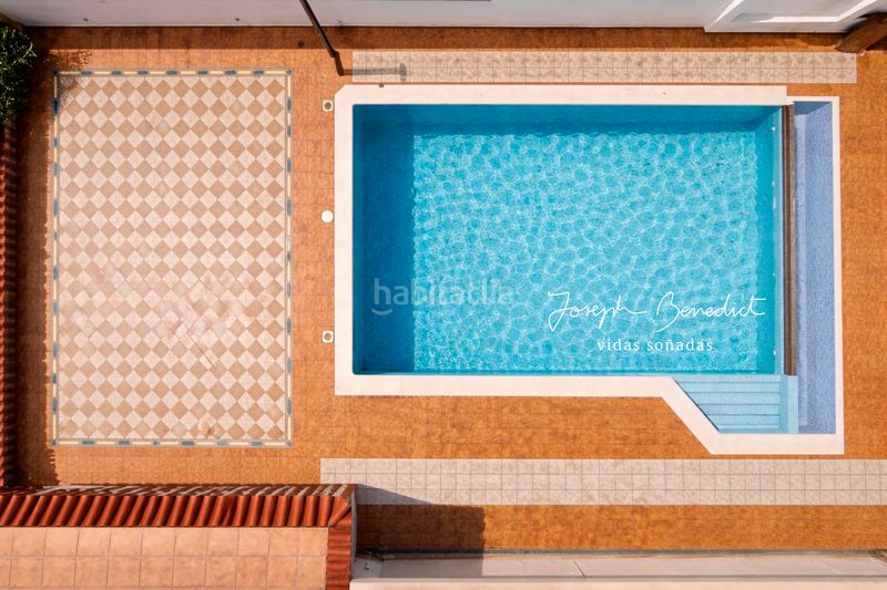 Foto dc29e3a6-5614-4e1b-9af0-dcde046e4e10. Casa amb xemeneia calefacció aparcament piscina a Castelldefels