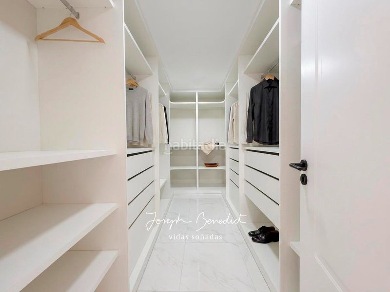 Foto e0bd6787-8b8f-431a-a0d0-0fc7829fe5d5. Casa amb xemeneia calefacció aparcament piscina a Castelldefels