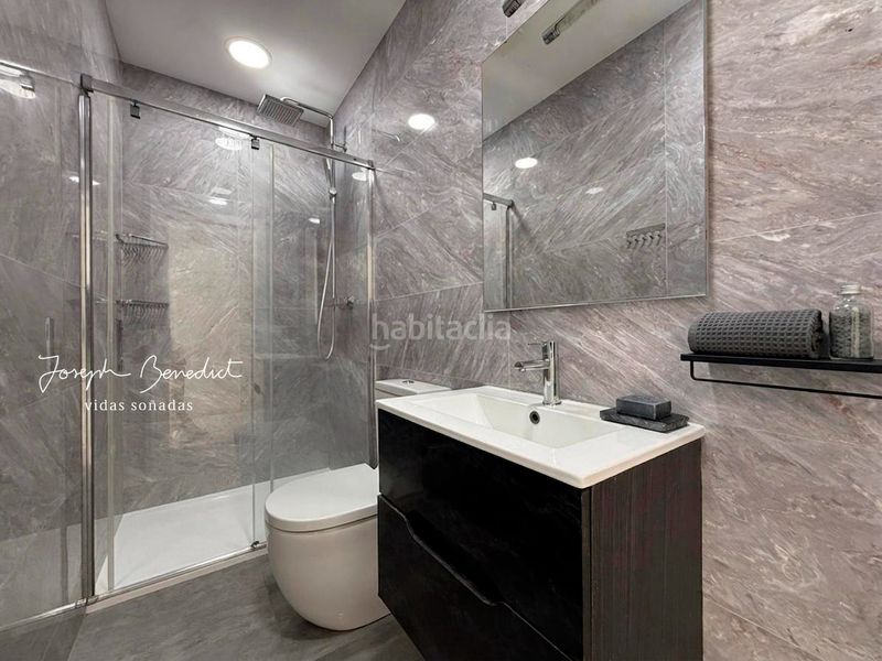 Foto e332063d-341b-4dc2-aa0f-4eb80384217f. Casa amb xemeneia calefacció aparcament piscina a Castelldefels