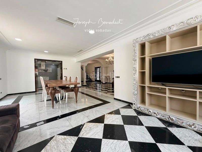 Foto e3841a9e-3ac7-41ad-ba91-c7d2022249ac. Casa amb xemeneia calefacció aparcament piscina a Castelldefels