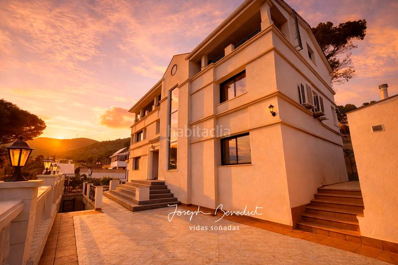 Foto fa074f87-aecb-4a70-b2aa-dcfcfb1e5419. Casa amb xemeneia calefacció aparcament piscina a Castelldefels