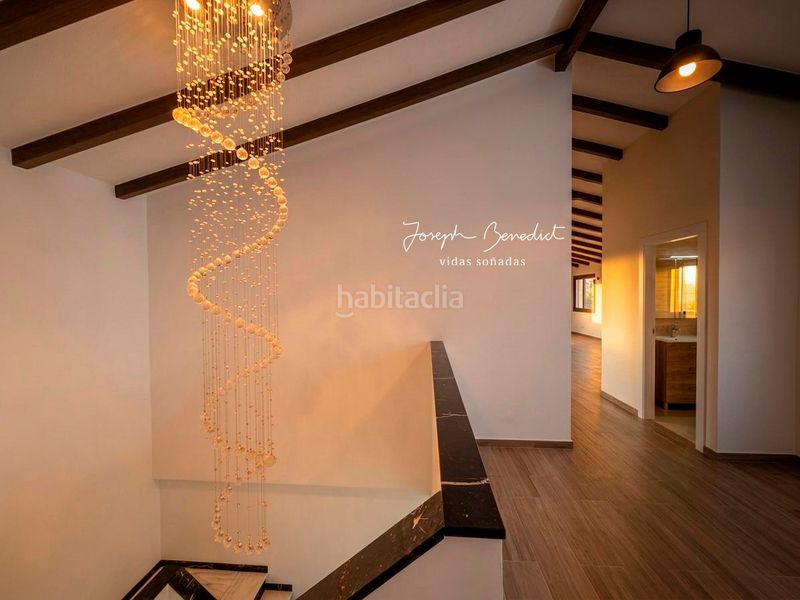 Foto fee266af-a70c-44bf-a455-aa8e824ae527. Casa amb xemeneia calefacció aparcament piscina a Castelldefels