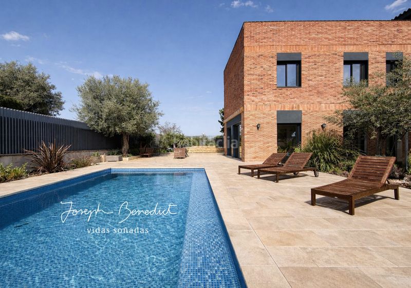 Foto 22a4ddca-d473-4e1e-bf34-c58b085203bb. Casa amb calefacció piscina a Bruguers Gavà