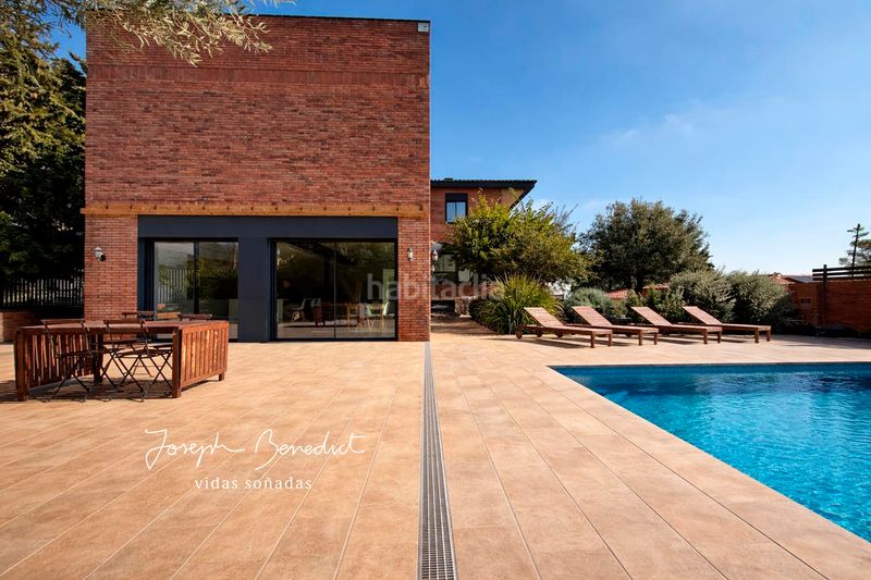 Foto 932fca9e-bdfa-427c-8e93-8f76afaa7970. Casa amb calefacció piscina a Bruguers Gavà