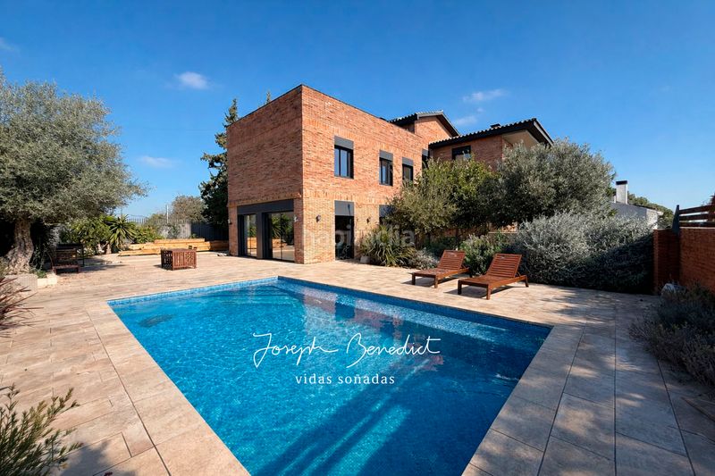 Foto d86df786-8050-4449-9df0-72e4b1e5a1fa. Casa amb calefacció piscina a Bruguers Gavà